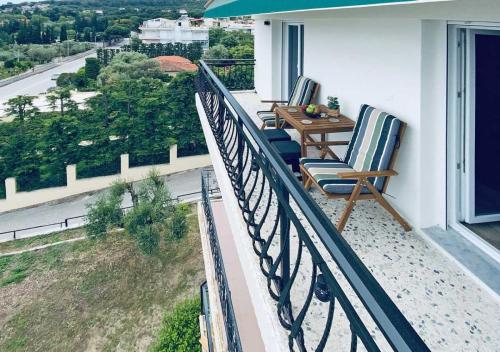 balcony-0263_a-1280x900