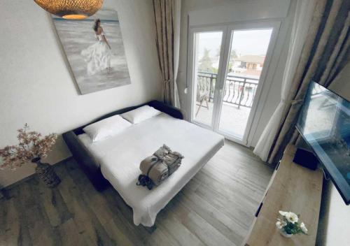 living-room-extra-space-8980_a-1280x900