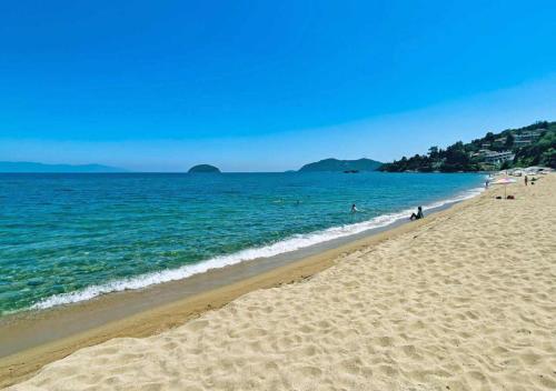 beach-0554-b-1280x900